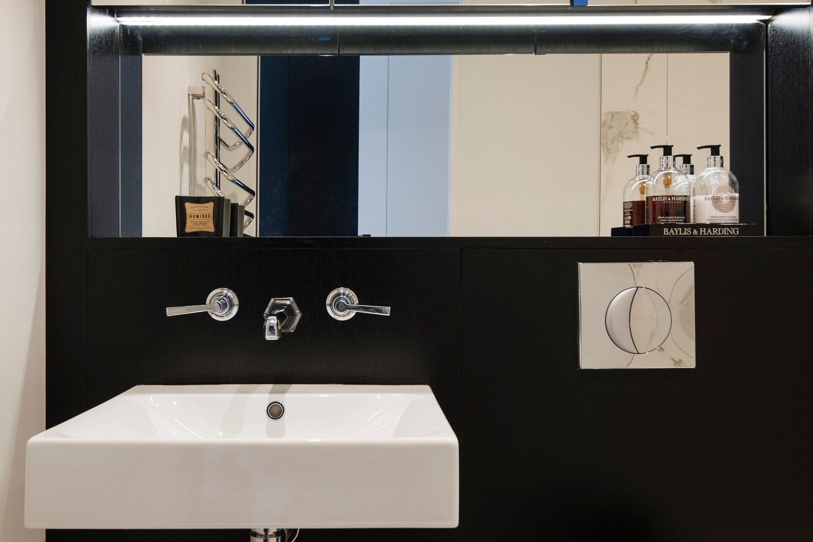 The Well Designed Apartment near Oxford Circus