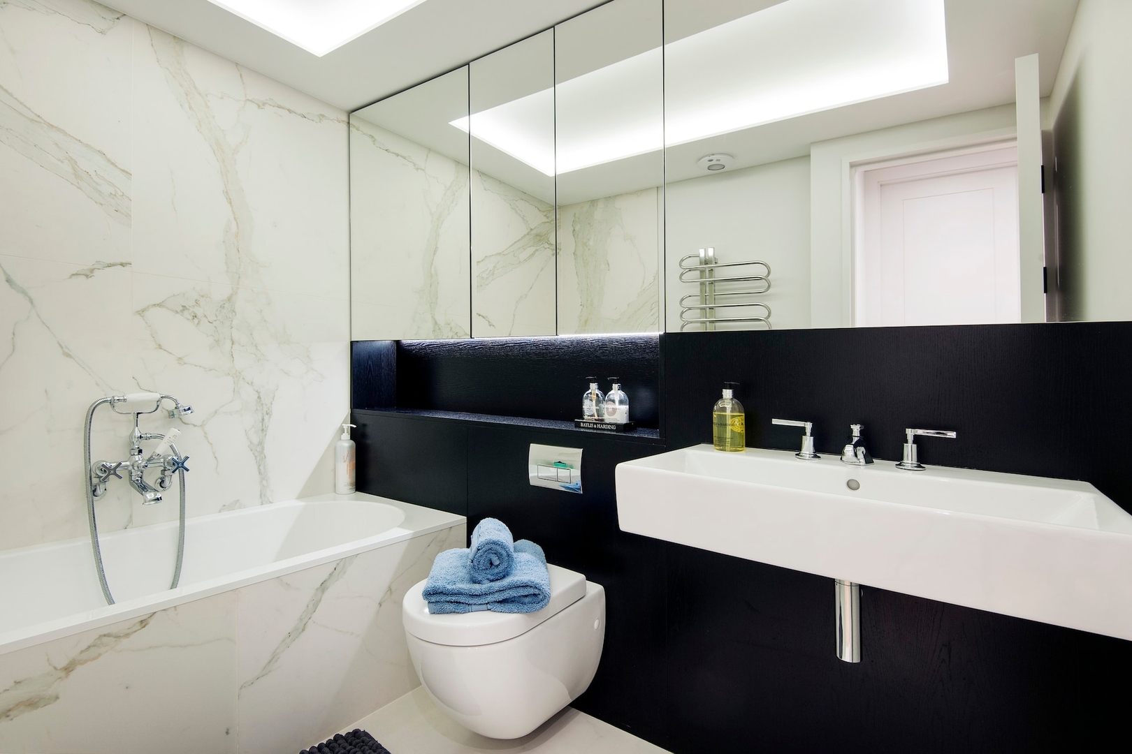 The Well Designed Apartment near Oxford Circus