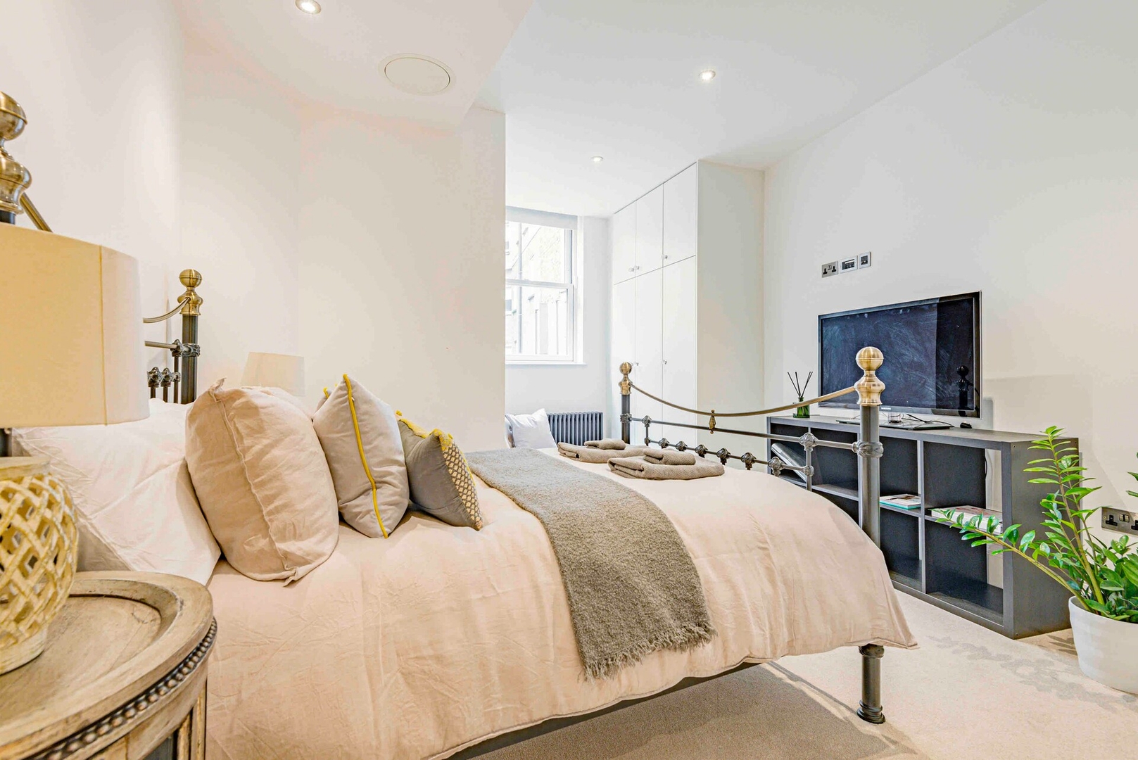 The 2 Connected Apartment in Covent Garden