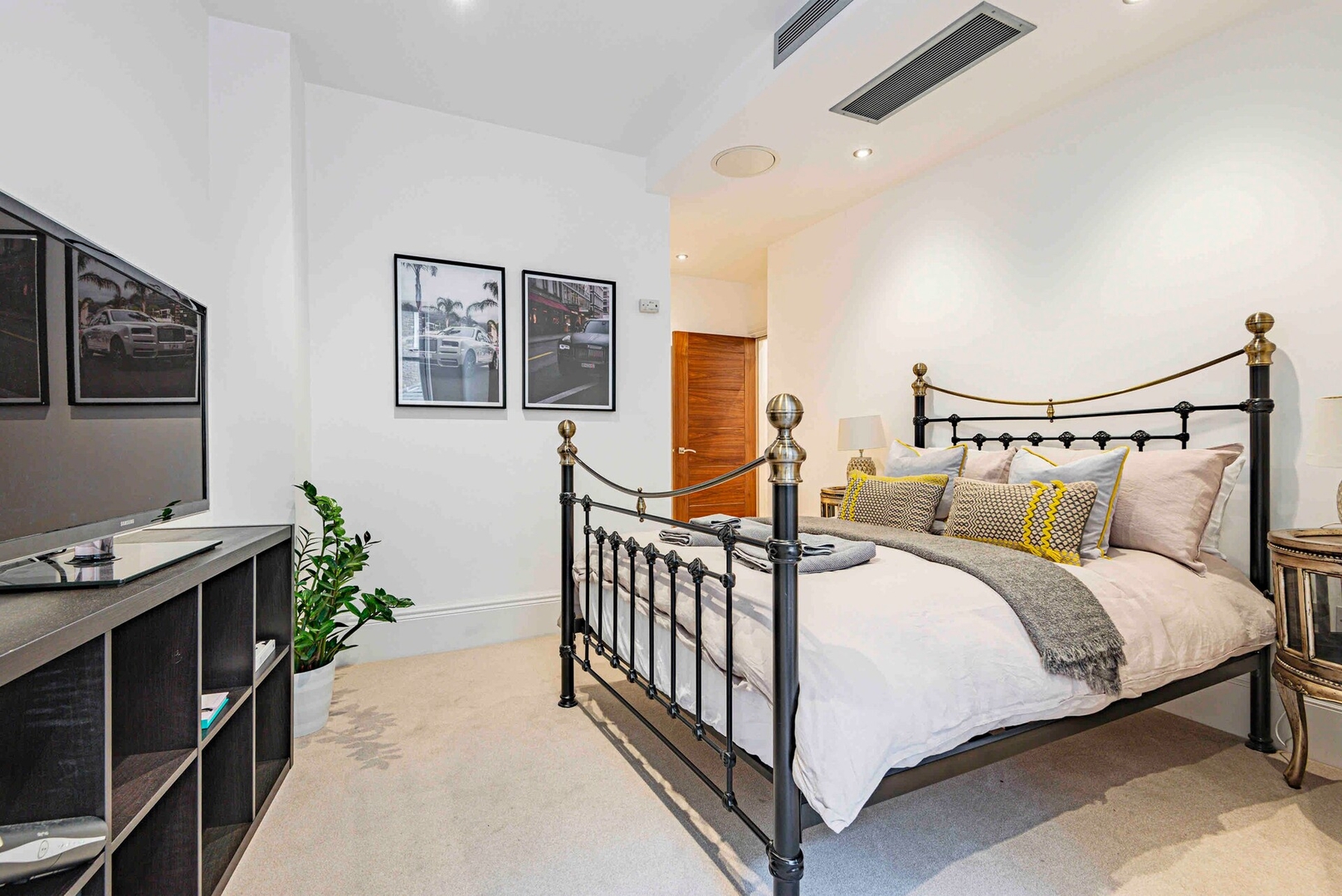 The 2 Connected Apartment in Covent Garden