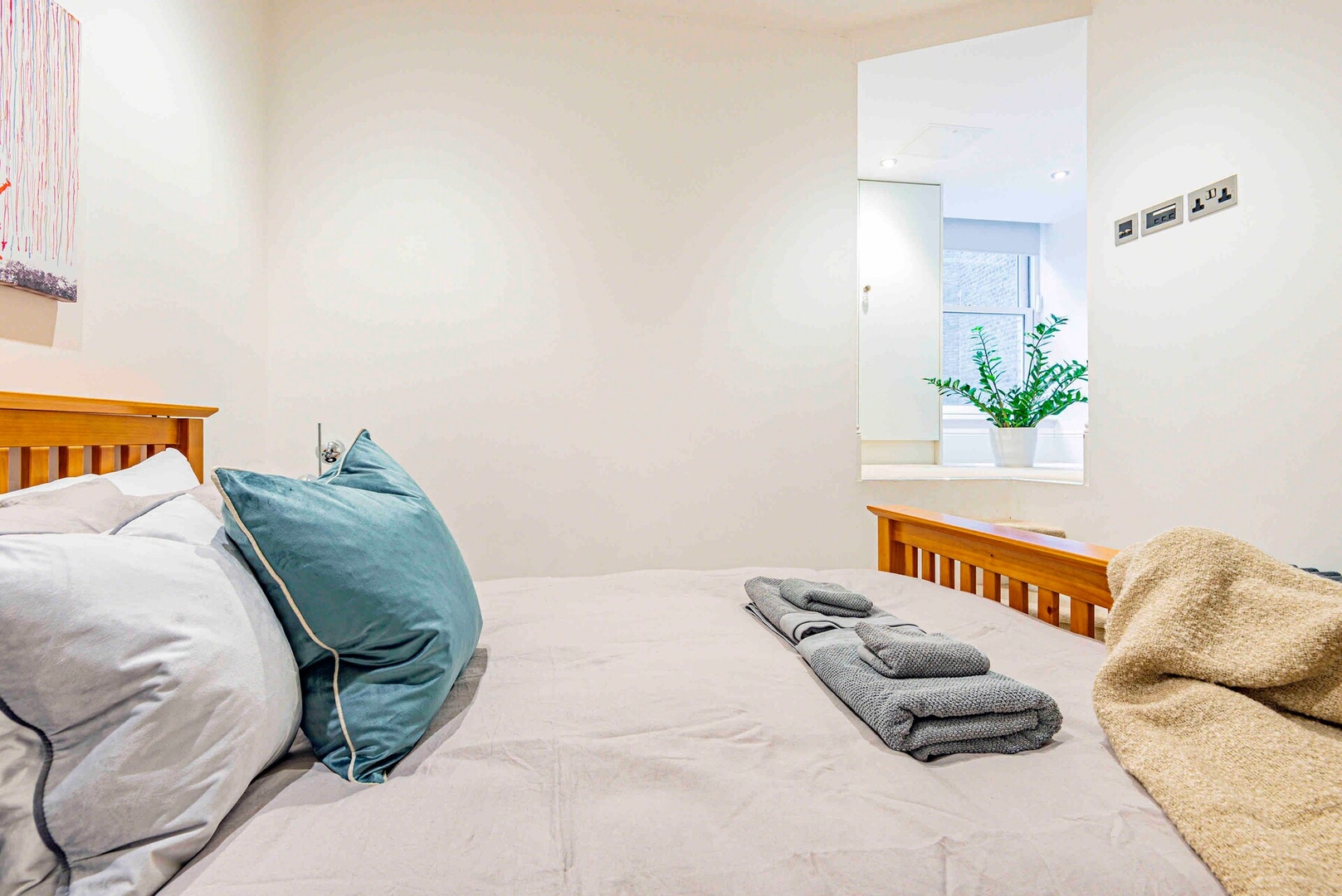 The 2 Connected Apartment in Covent Garden