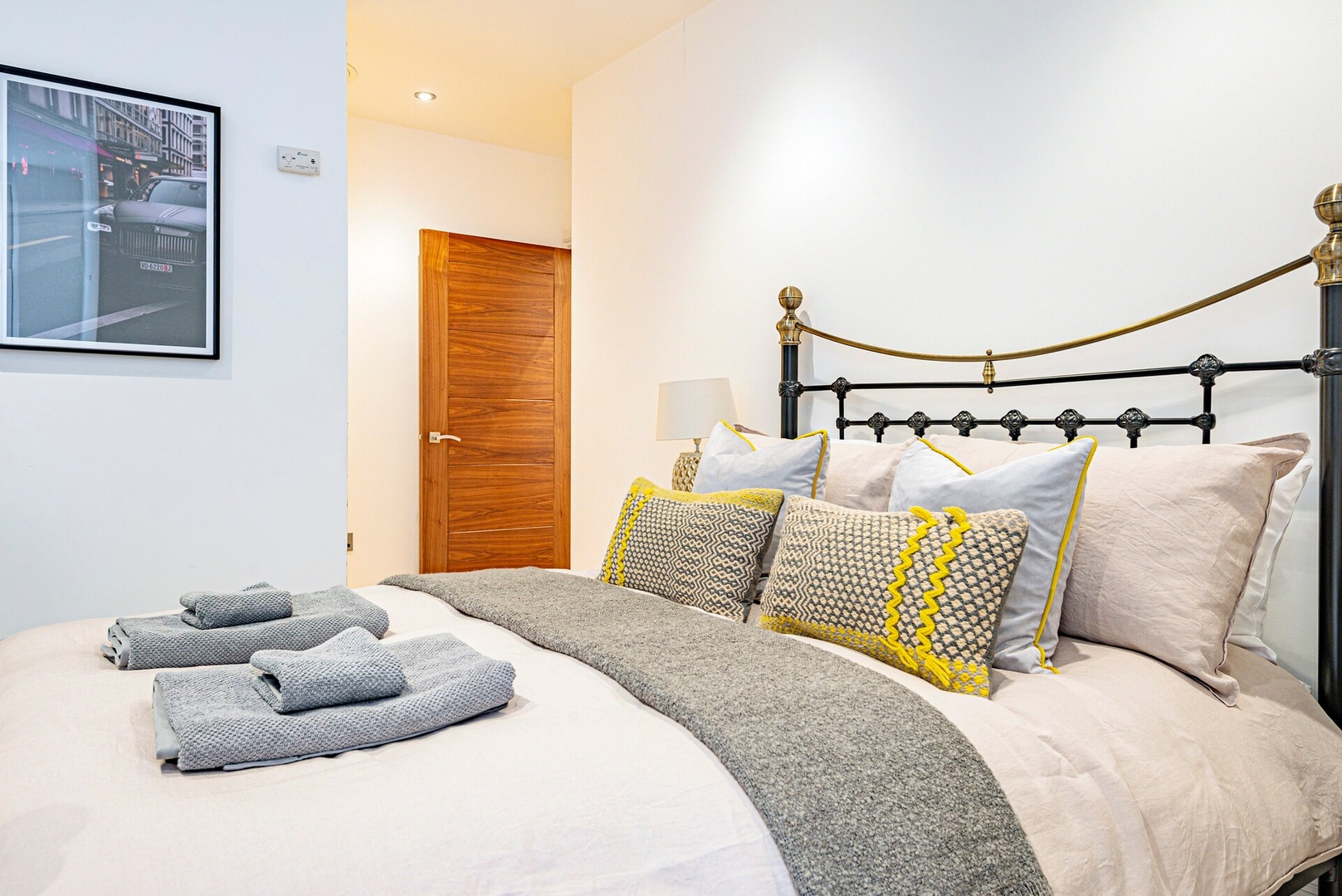 The Prestigious 2Bedroom in Shaftesbury Avenue