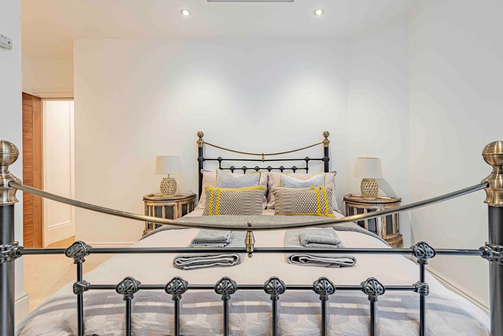 The Prestigious 2Bedroom in Shaftesbury Avenue