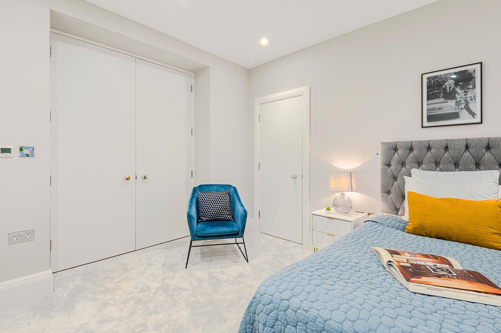 Stunning & Spacious pad at John Street