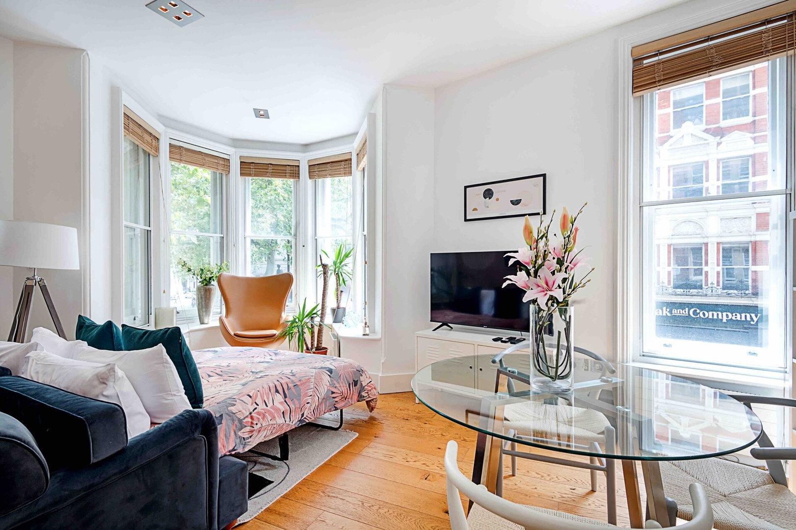 Movie Premier Tourist Pad