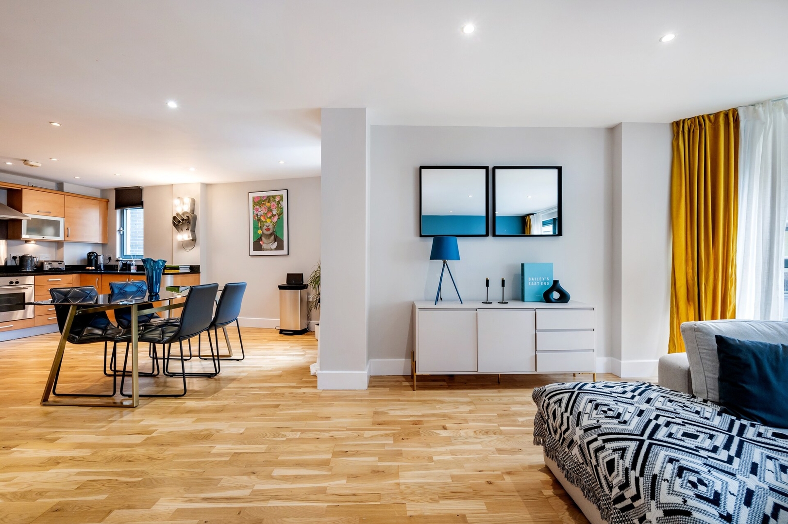 Super Spacious Two Bedroom By London Bridge