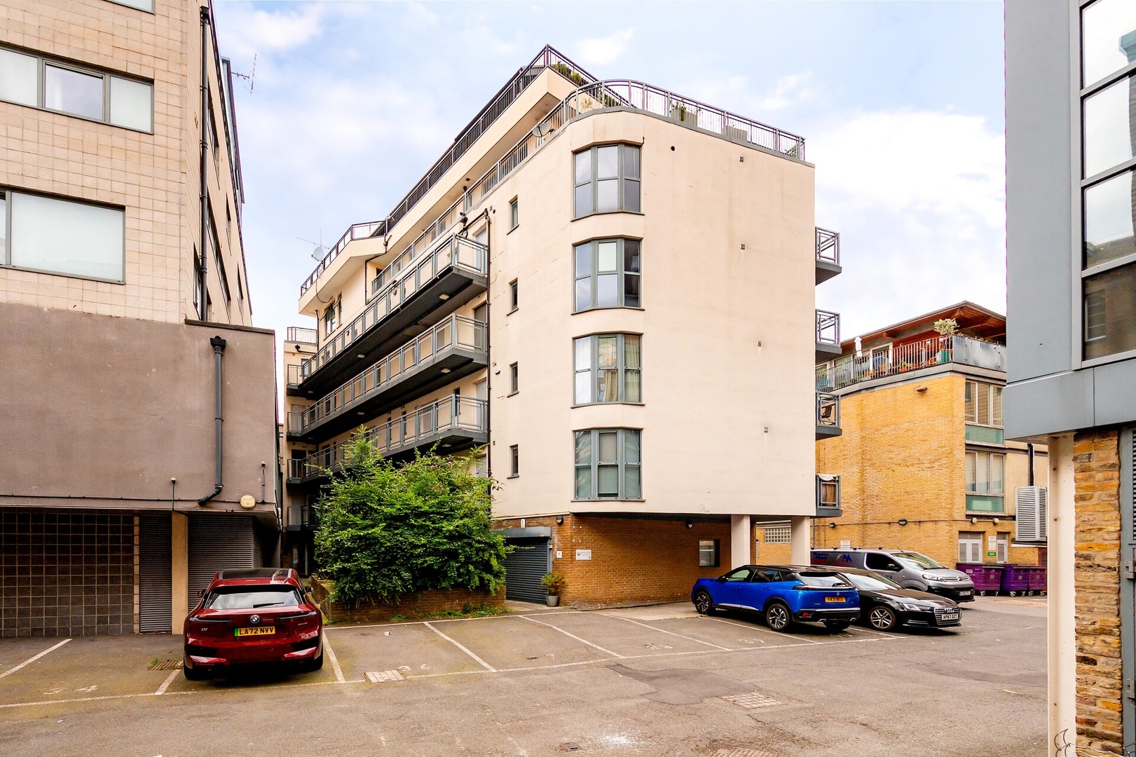 Super Spacious Two Bedroom By London Bridge