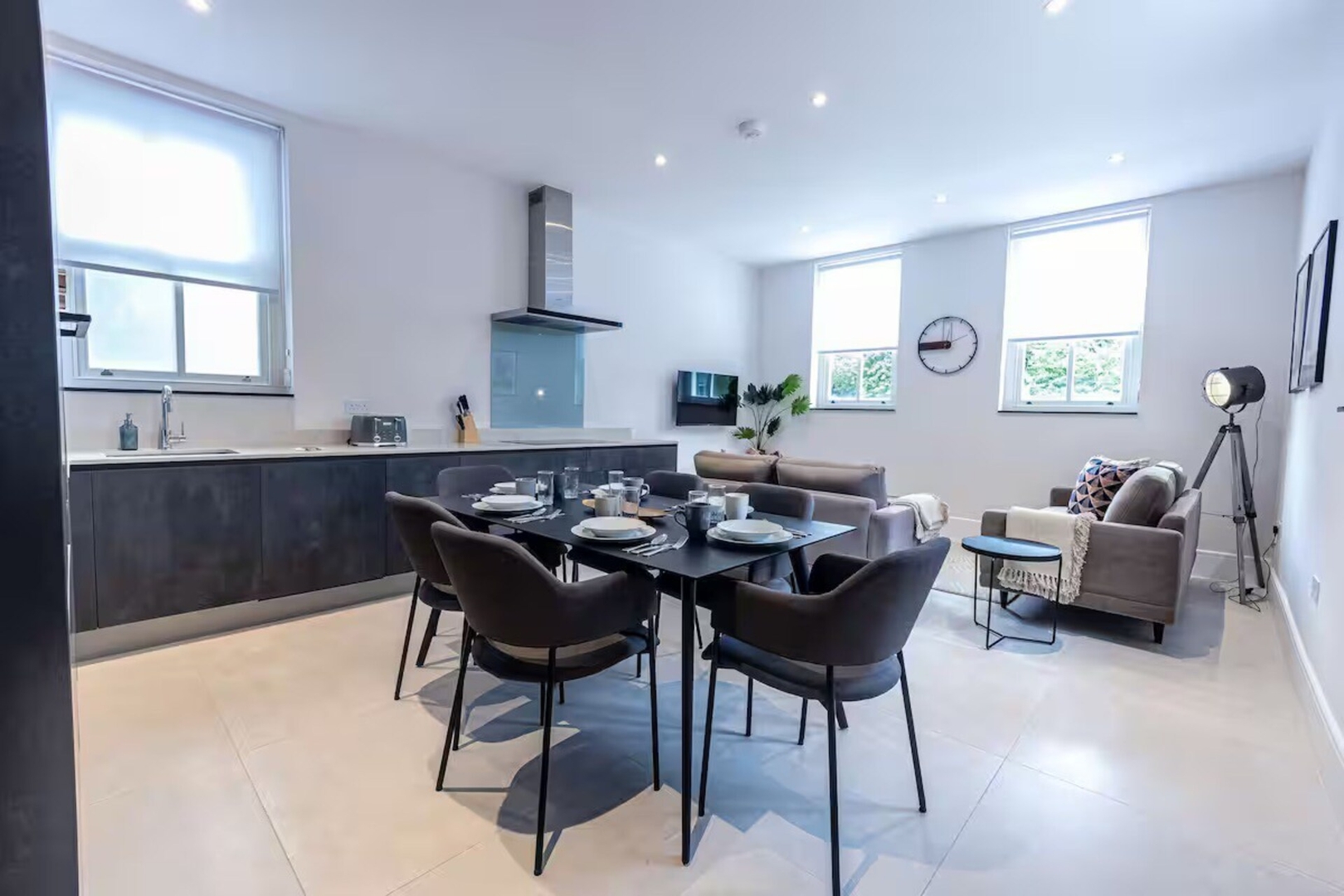 Spectacular Four Bedroom Flat