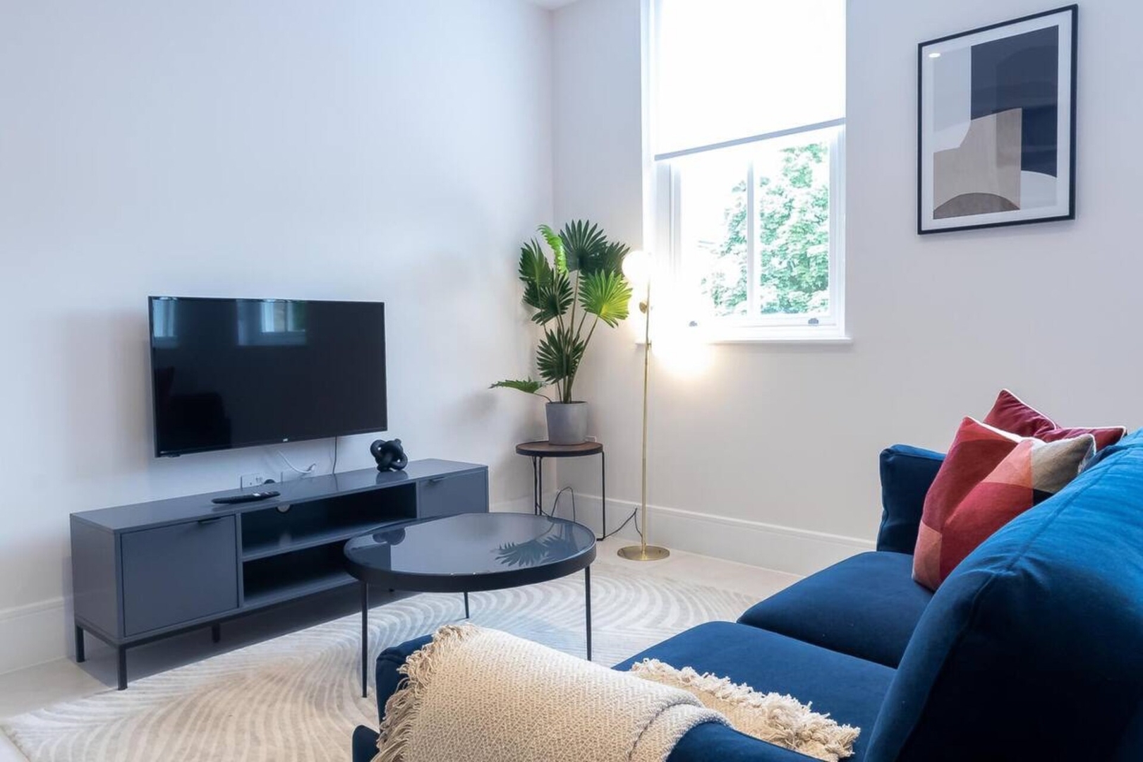 Slick one bed flat in Islington