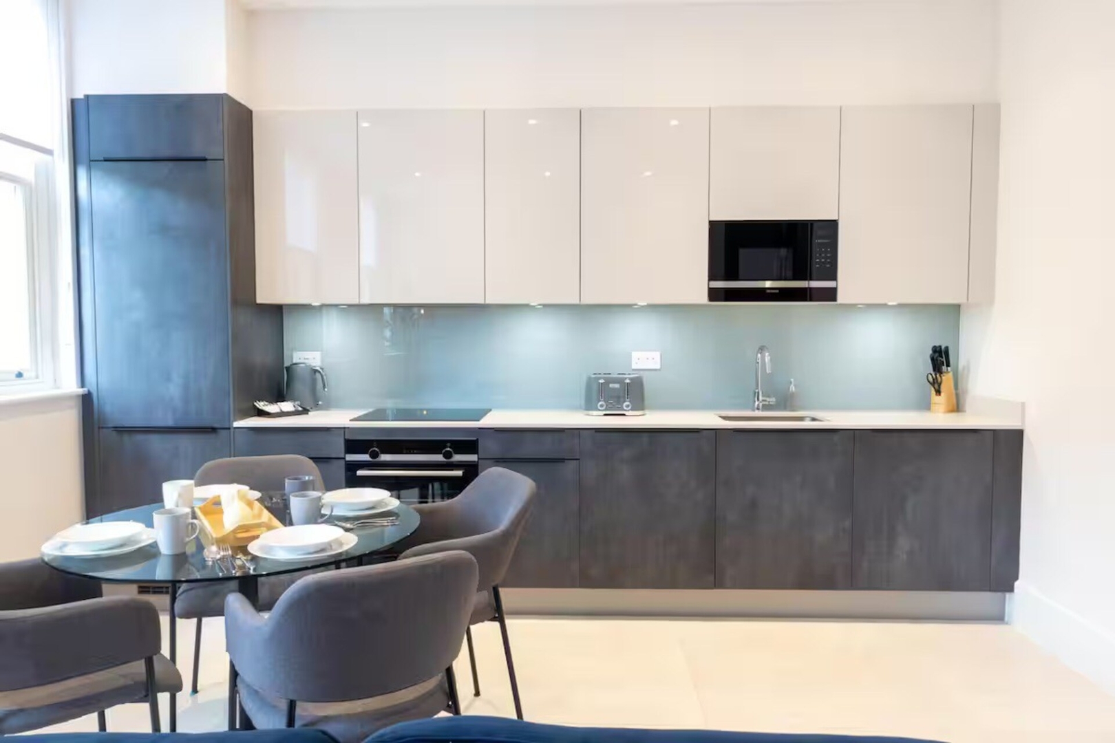 Slick one bed flat in Islington