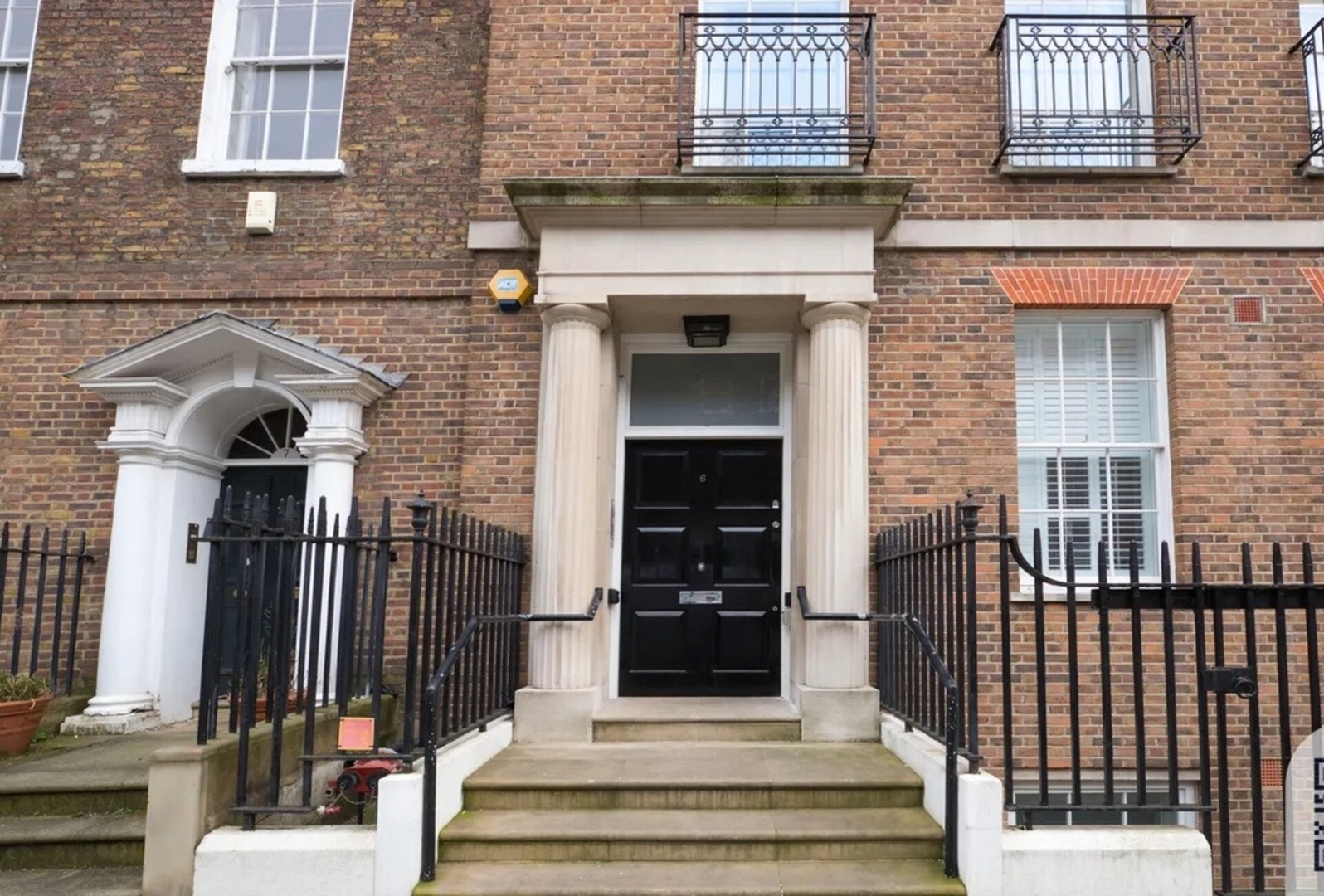 The Two Flats Seven Bedroom Space