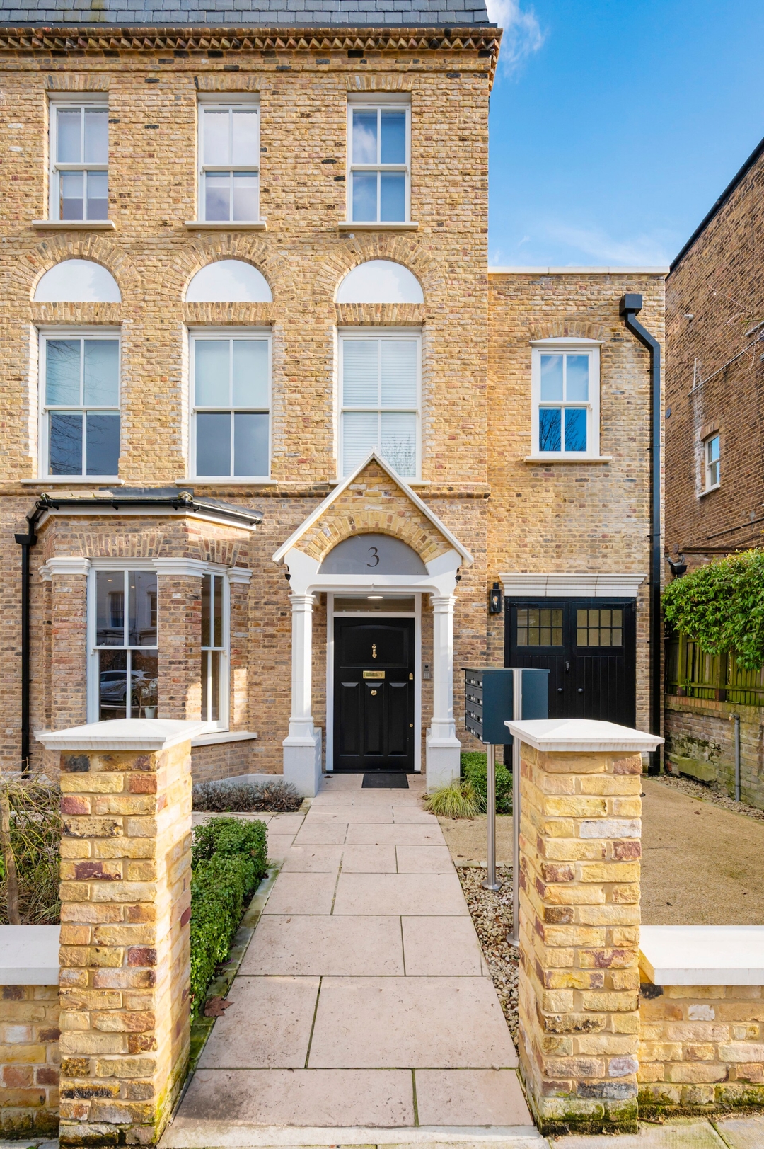The Two Flats Seven Bedroom Space