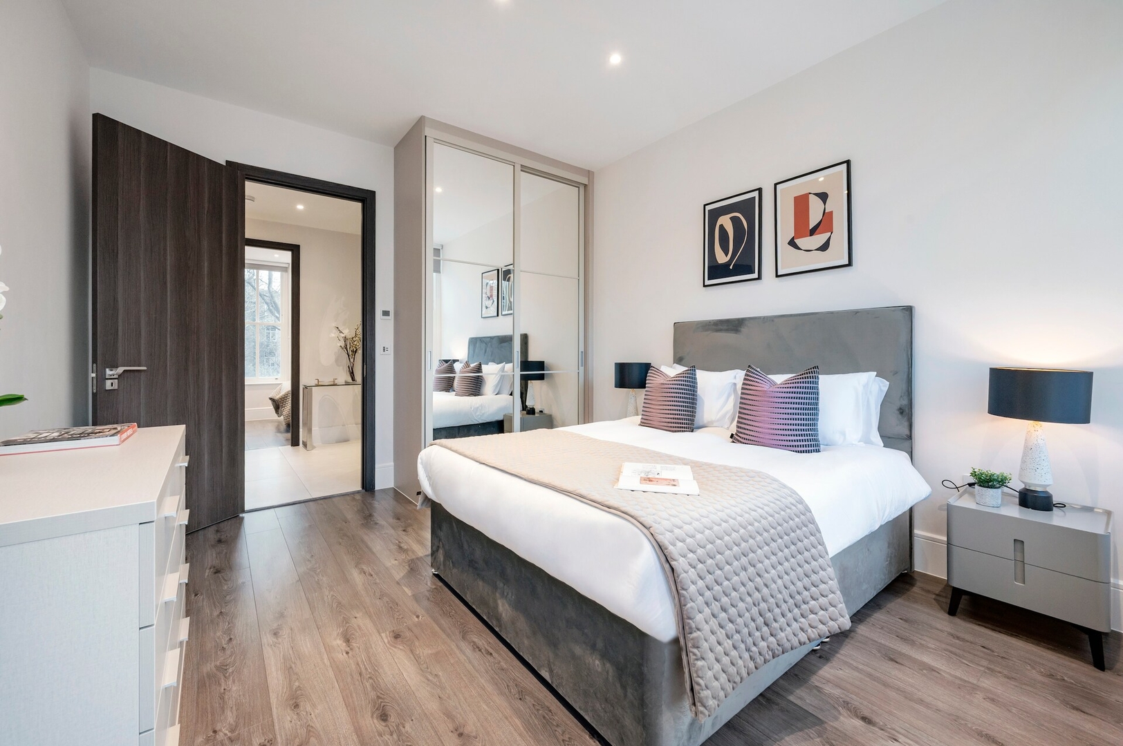 The Two Flats Seven Bedroom Space