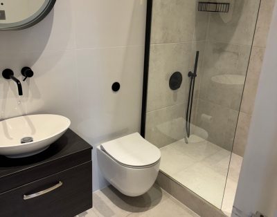 One Extra Spacious Mayfair Flat