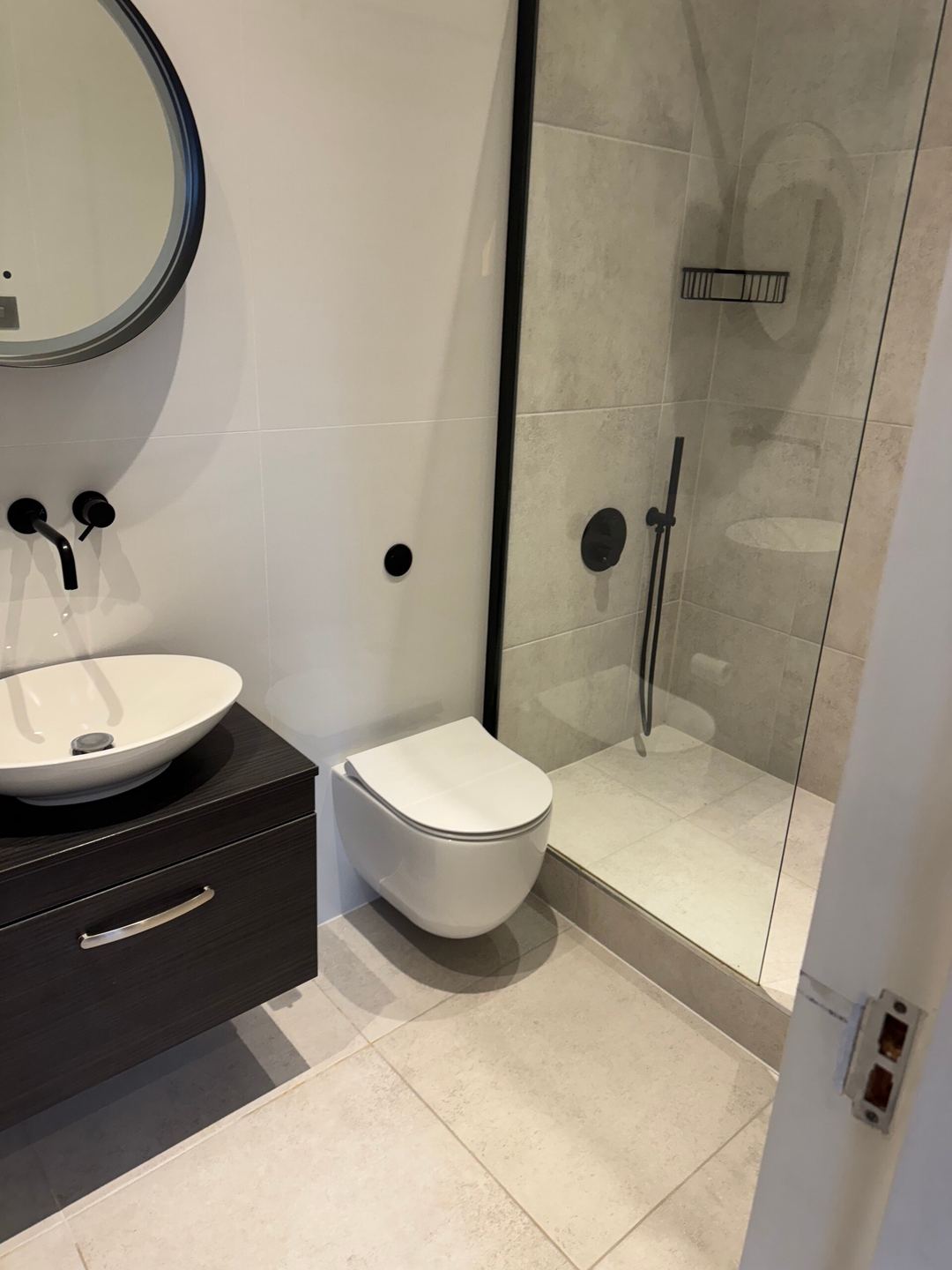 One Extra Spacious Mayfair Flat
