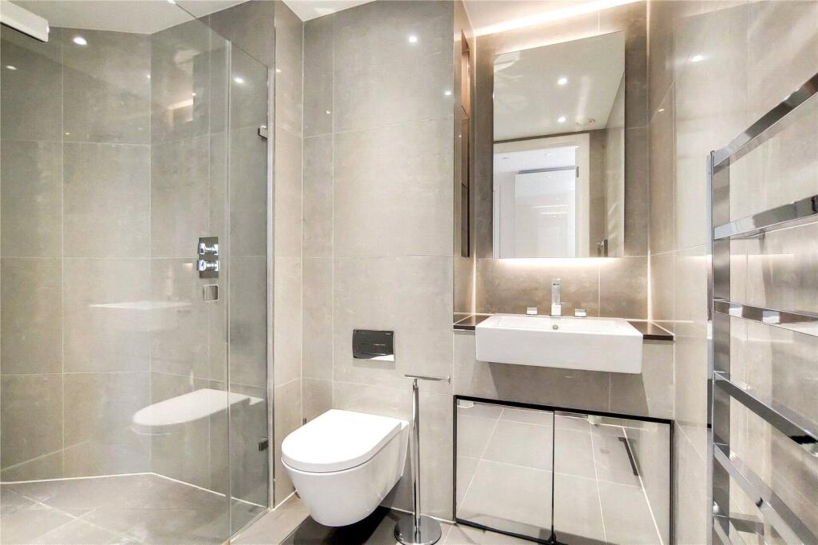 Aldgate Two Bedroom Best View