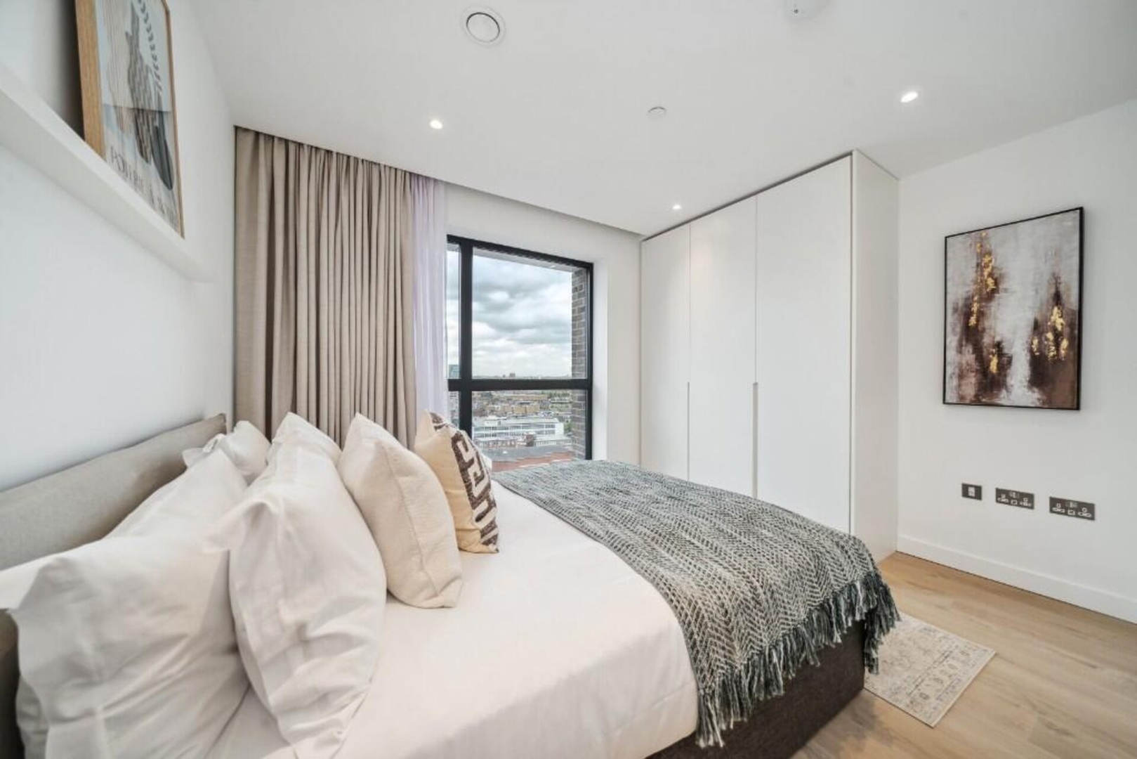Aldgate Two Bedroom Best View