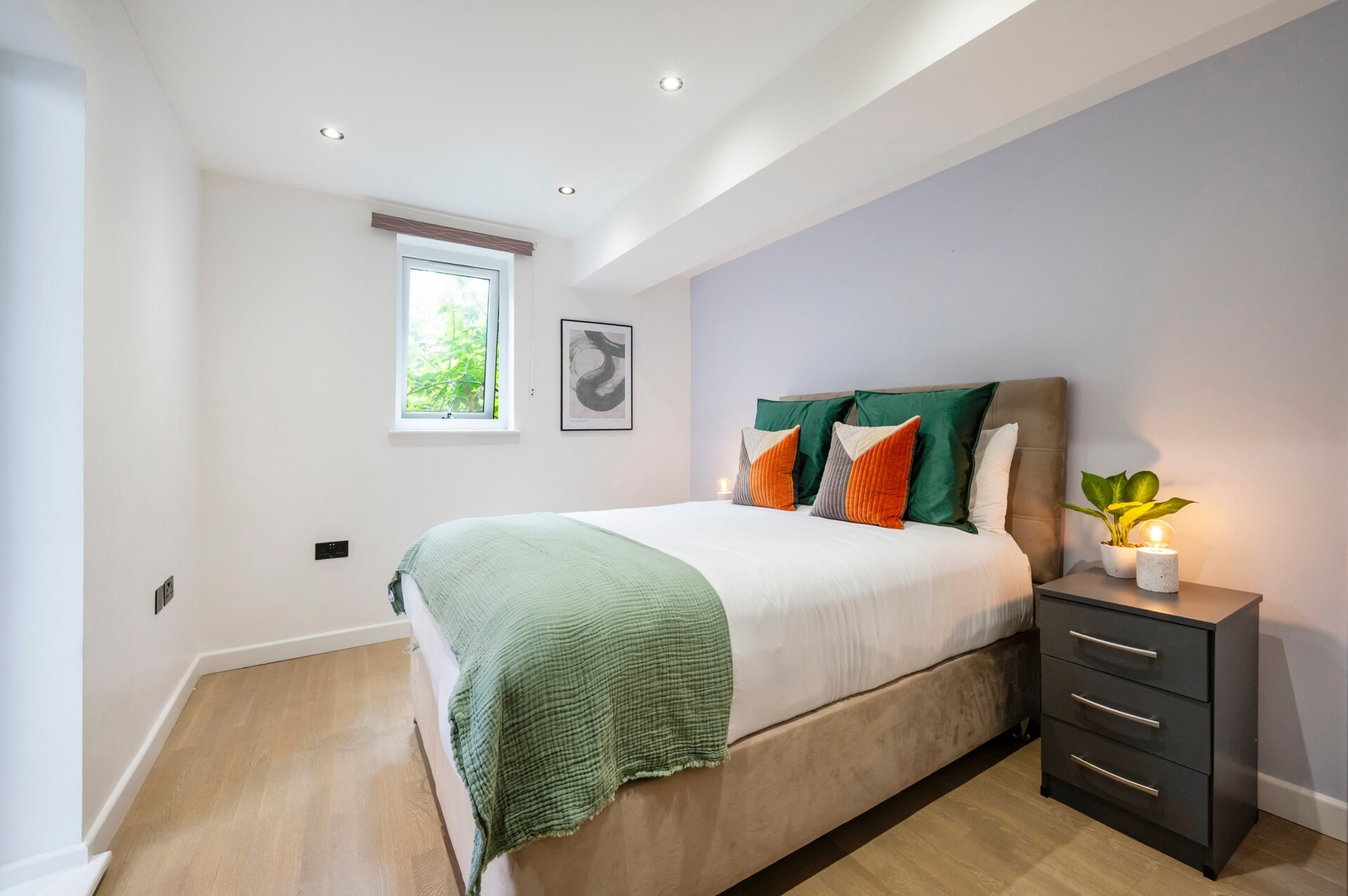 Stylish 2-Bedroom with Private Patio above Camden