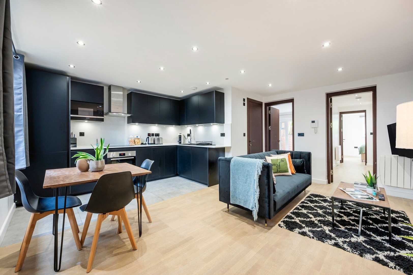 Stylish 2-Bedroom with Private Patio above Camden