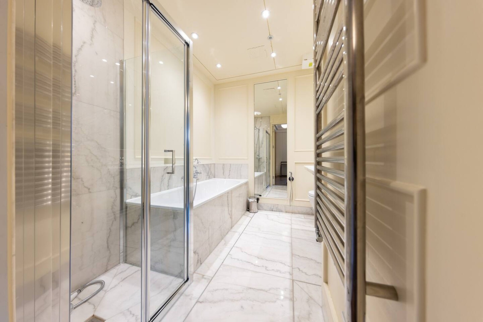 Stylish 4-Bedroom Townhouse in the Heart of Camden