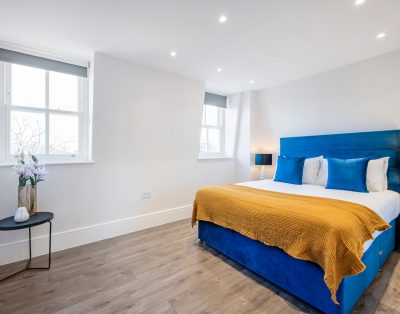 Slick one bed flat in Islington