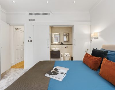 Stylish Sloane Gate Retreat in Prime Chelsea